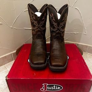 Like new! Justin Steel Toe Boots